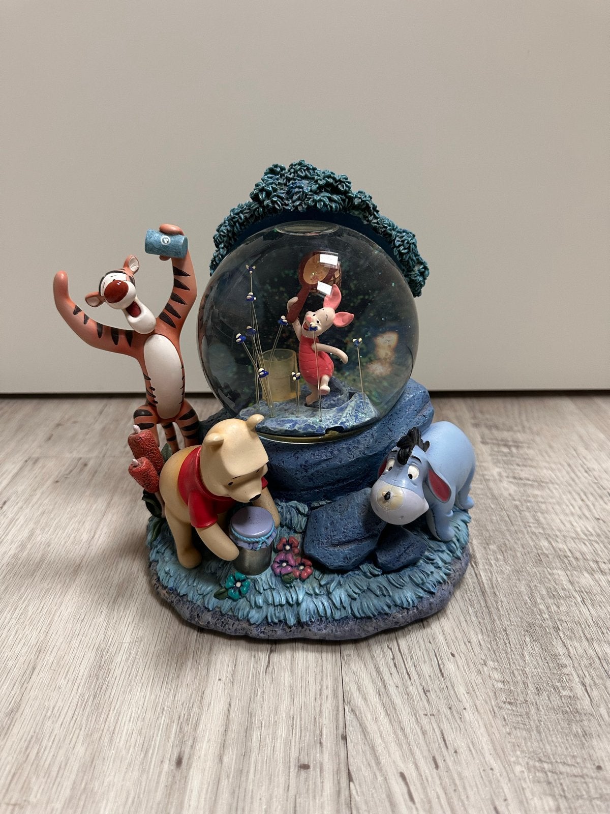 Vintage Winnie de Pooh Disney Sneeuwbol Licht & Muziekdoos, Ophalen, Gebruikt