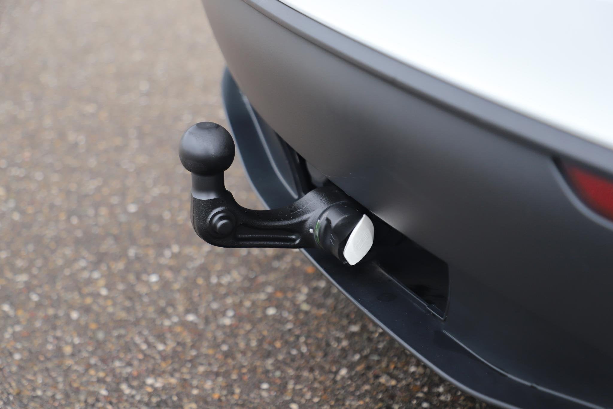 Foto 5 van Tesla Model Y Long Range AWD 75 kWh Afneembare Trekhaak Pano