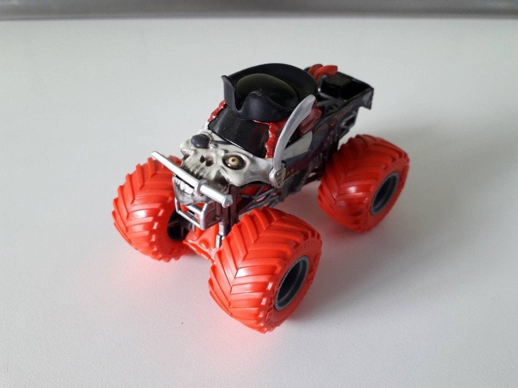 pirates curse      bigfoot        hotwheels      monster jam, Ophalen of Verzenden, Zo goed als nieuw, Auto