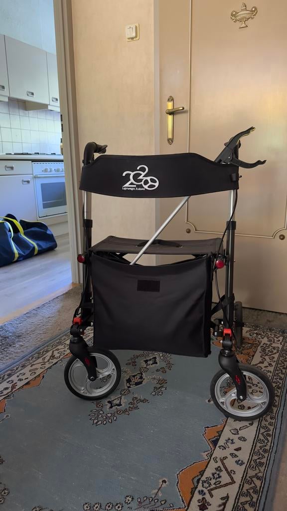 Rollator en grijp hulp nog in nette staat, Diversen, Rollators, Ophalen of Verzenden, Opvouwbaar, Gebruikt