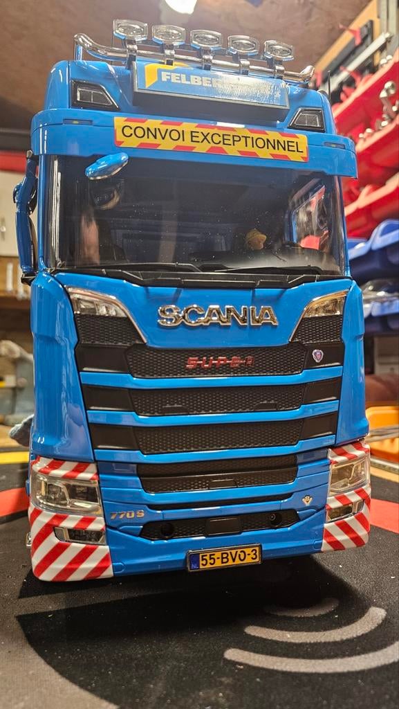 Scale Club Scania 8x8 Heavy Hauling Full metal, Hobby en Vrije tijd, Modelbouw | Radiografisch | Auto's, Schaal 1:14, Zo goed als nieuw