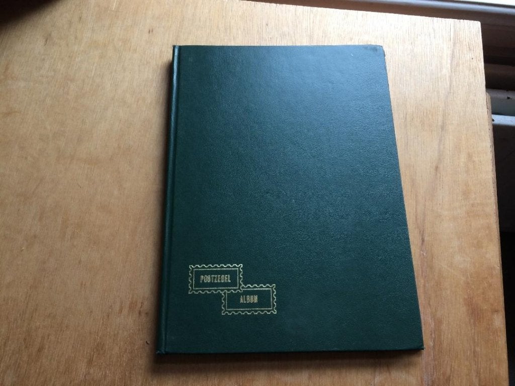 Groen album met veel blokken / paren Nederlandse postzegels, Ophalen of Verzenden, Nederland