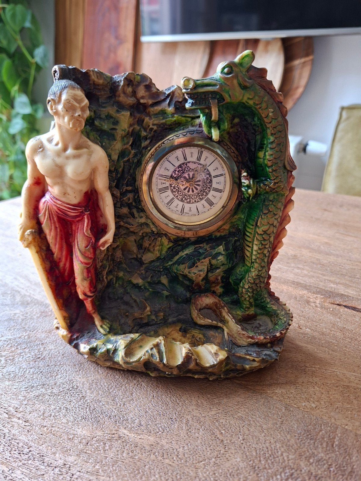 Unieke Oosterse klok met draak en figuur, Ophalen of Verzenden