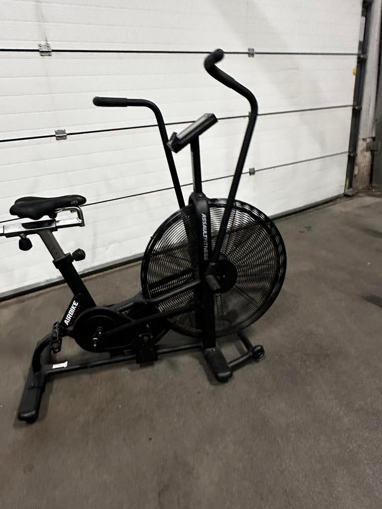 Assault Airbike, Sport en Fitness, Ophalen, Gebruikt, Benen, Overige typen