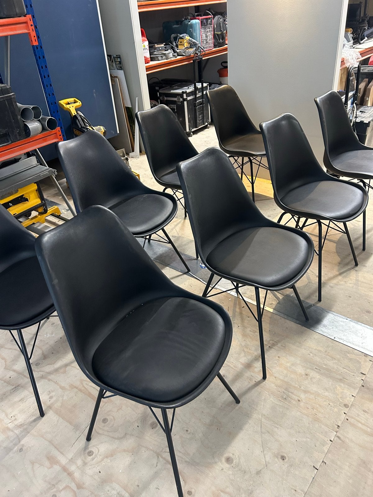 10x Lars stoel zwart, metaal epoxy poten, plastic kuip, Ophalen, Kunststof, Zwart, Zo goed als nieuw