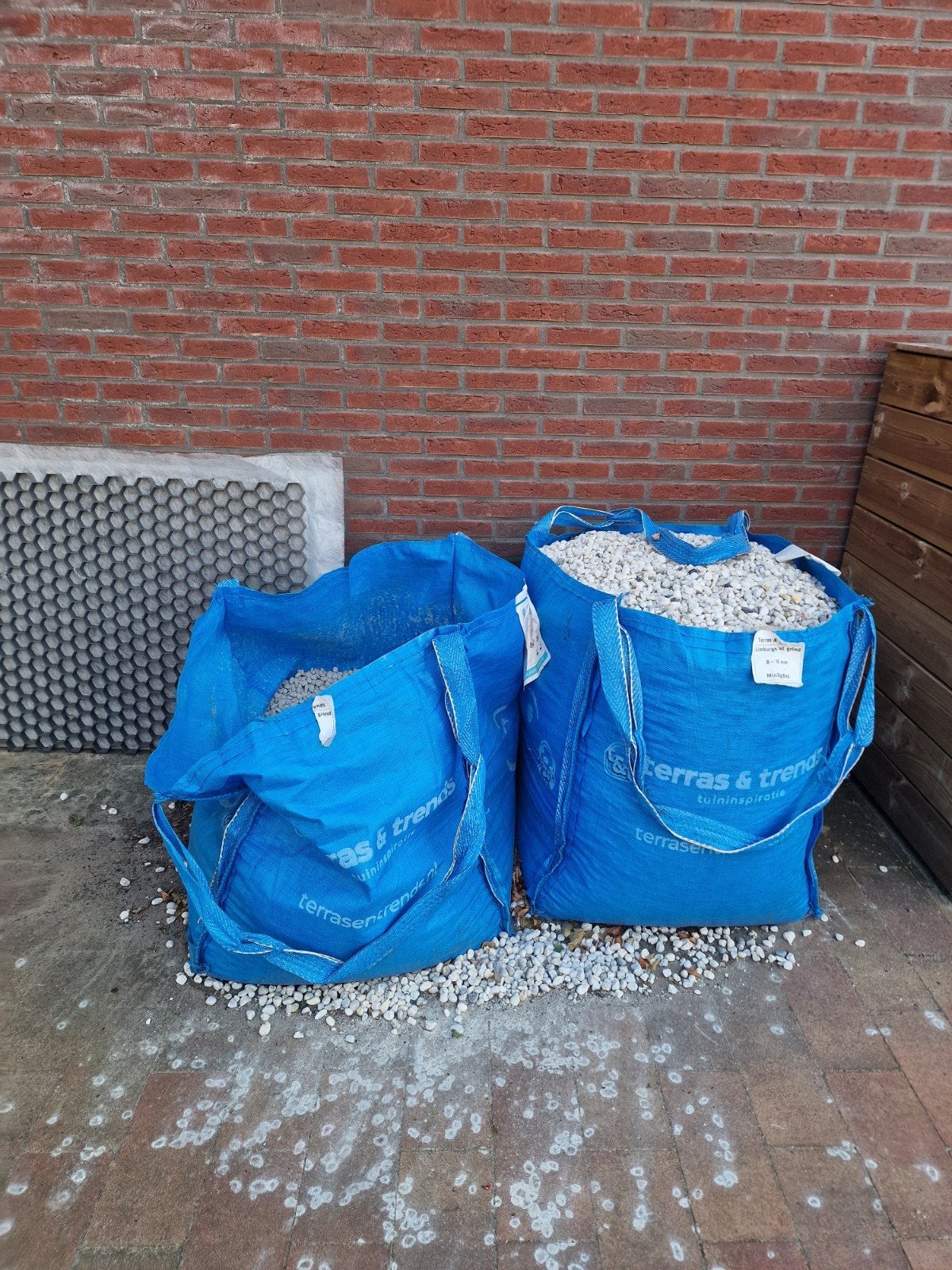 Ca. 700 kg limburgs grind 8-16mm, Ophalen, Nieuw, Grind