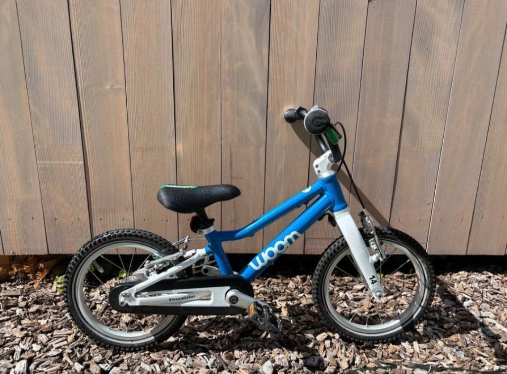 Woom 2 Kinderfiets Blauw, Ophalen of Verzenden, Zo goed als nieuw, Minder dan 16 inch