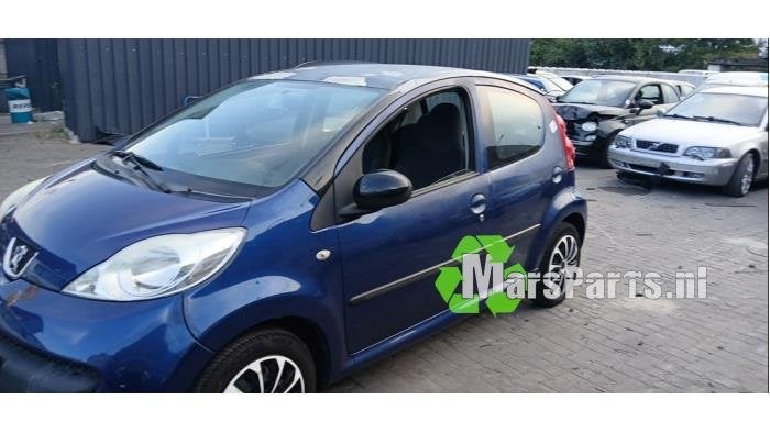 Portier 4Deurs links-voor van een Peugeot 107 (KNR), Auto-onderdelen, Gebruikt, -, Deur, -