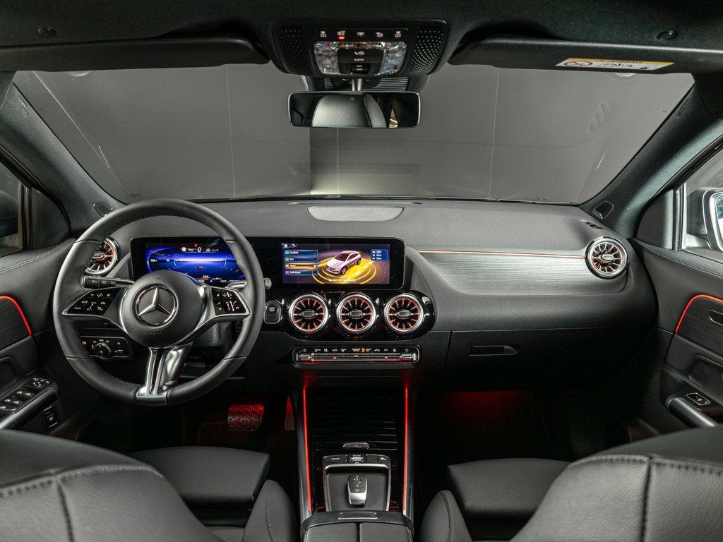 Mercedes-Benz EQA 250+ Business Solution Luxury 71 kWh Panor, Auto's, Mercedes-Benz, 550 km, Zwart, 445 min, Automatische klimaatregeling