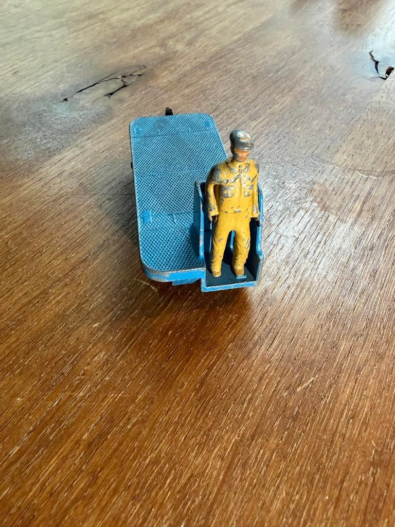 Vintage Dinky Toys Vliegveld Trolley met Piloot, Ophalen of Verzenden, Gebruikt
