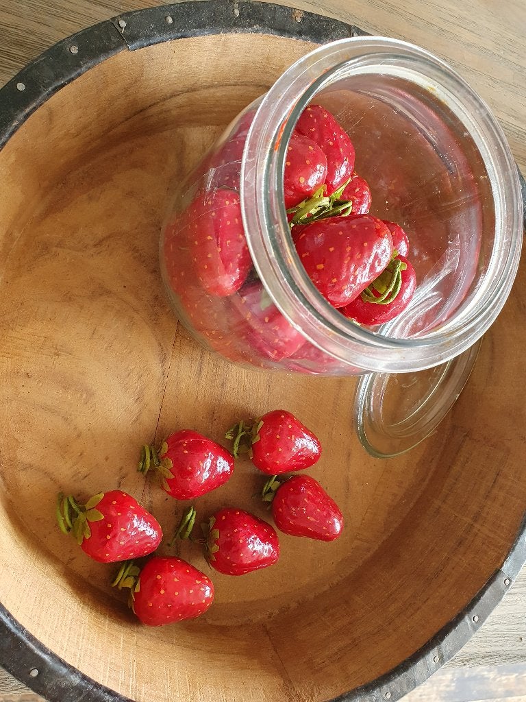 Aardbeien kunst in glazen pot, *, Overige typen, Ophalen of Verzenden, Zo goed als nieuw