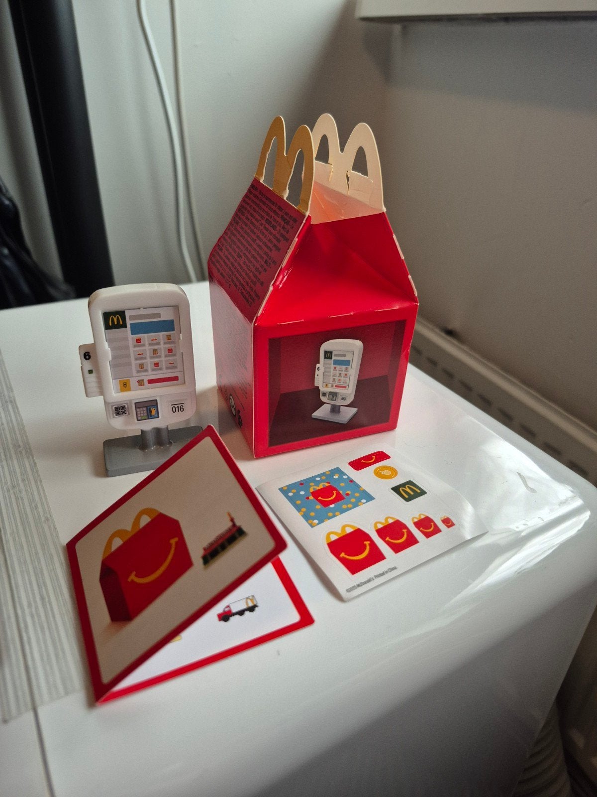 nieuwe mc donalds happy meal speeltje bestel zuil, Ophalen of Verzenden, Nieuw