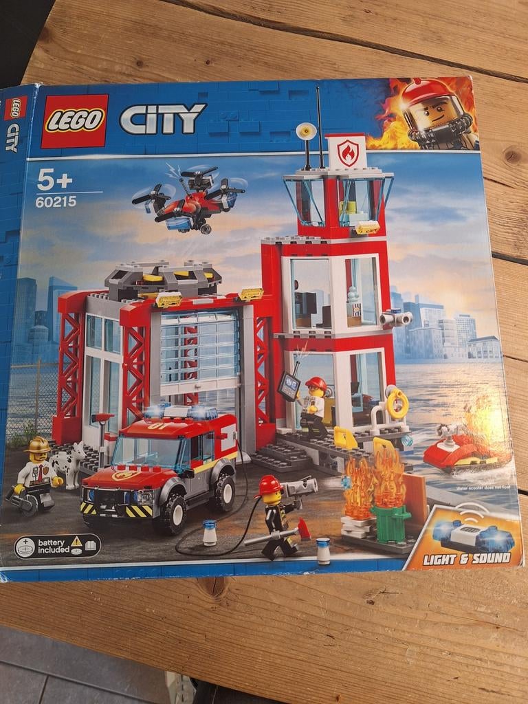 LEGO City Brandweerkazerne 60215, Lego, Ophalen of Verzenden, Inclusief minifiguren, City