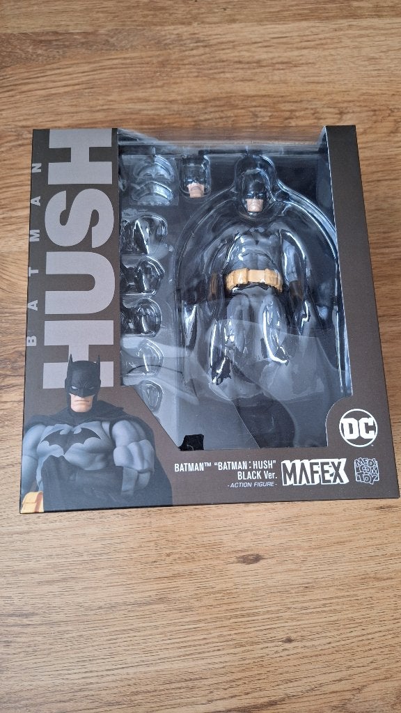 Mafex Batman Hush batman Black Ver., Verzamelen, Poppetjes en Figuurtjes, Ophalen of Verzenden, Zo goed als nieuw