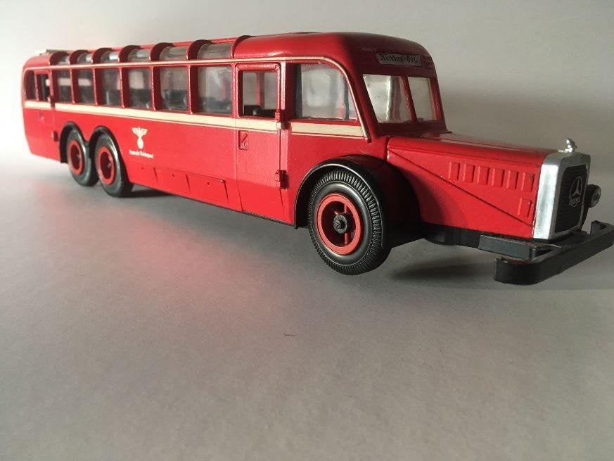 Mercedes bus van Conrad 1:43, Ophalen of Verzenden, Zo goed als nieuw, Bus of Vrachtwagen, Overige merken