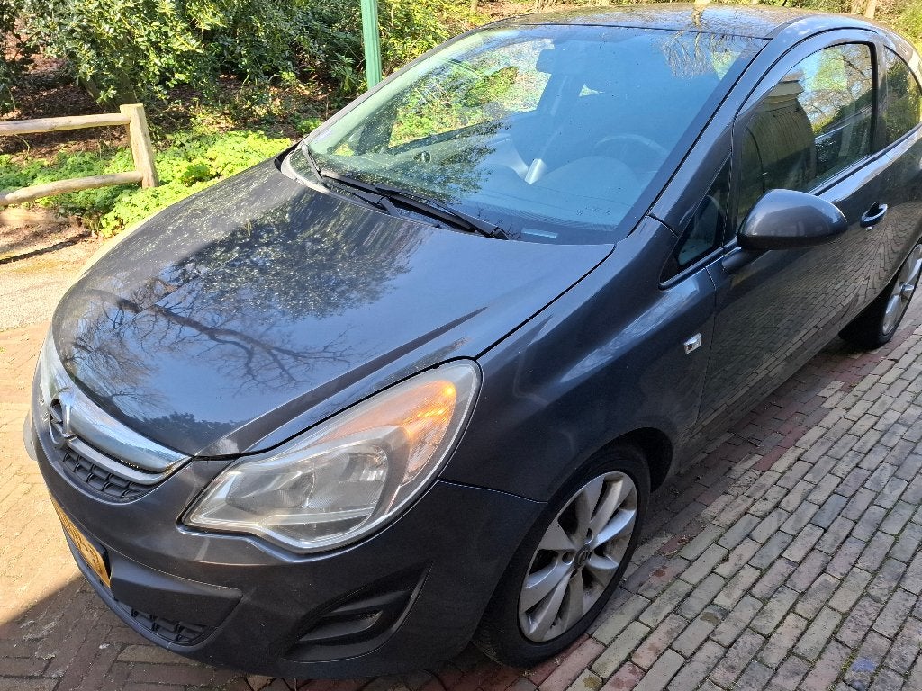 Opel Corsa 1.2 16V LPG 3D 2012 Grijs, Auto's, Voorwielaandrijving, 83 pk, 4 cilinders, 1229 cc
