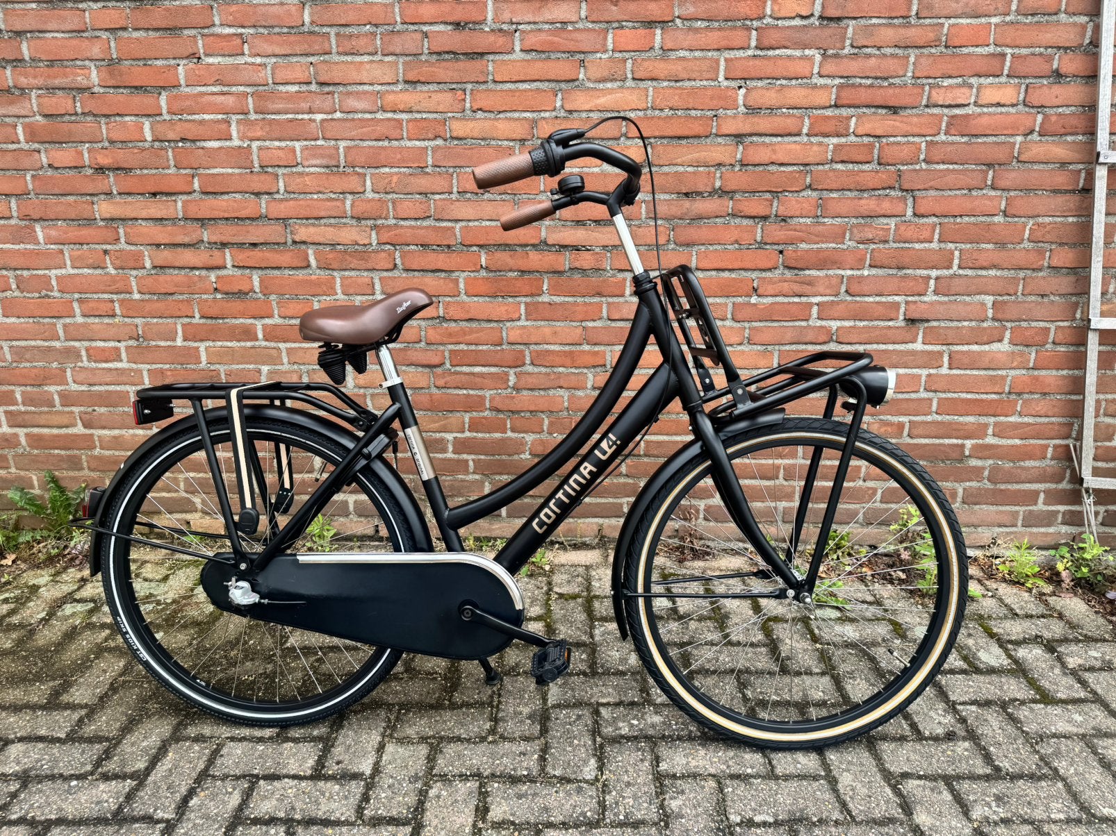 Cortina u4 transportfiets jett black matt 26 inch 2024, Fietsen en Brommers, Fietsen | Meisjes, Ophalen, Zo goed als nieuw, 26 inch of meer