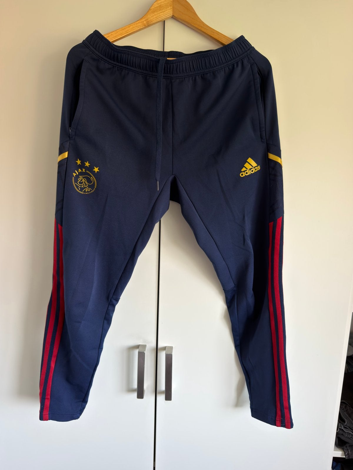 Ajax Trainingspak Set (Shirt, Broek, Korte Broek) Maat S/M, Ophalen of Verzenden, Zo goed als nieuw, Set