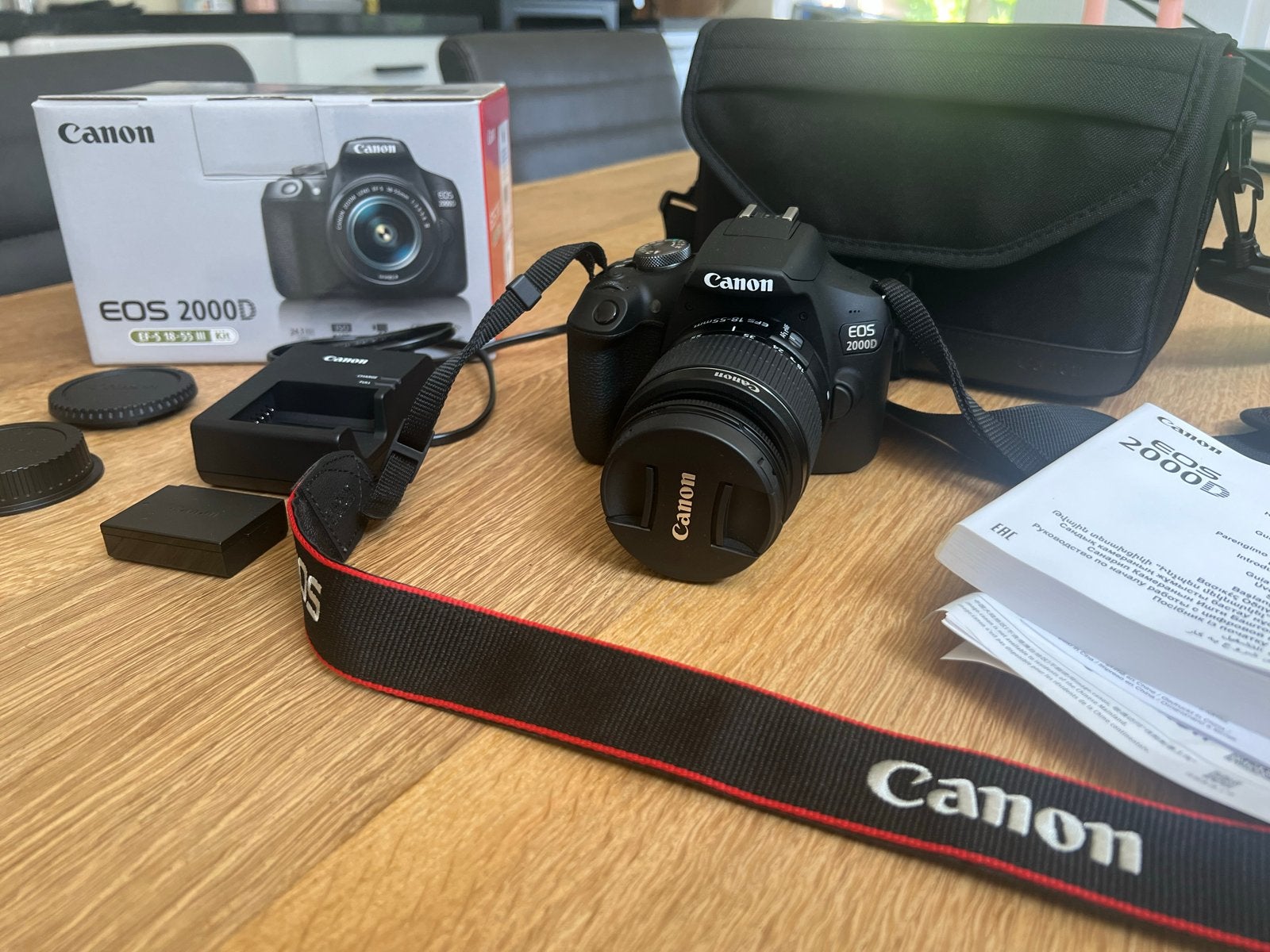 Canon EOS 2000D spiegelreflexcamera met 18-55mm lens, Spiegelreflex, Canon, Ophalen of Verzenden, Zo goed als nieuw