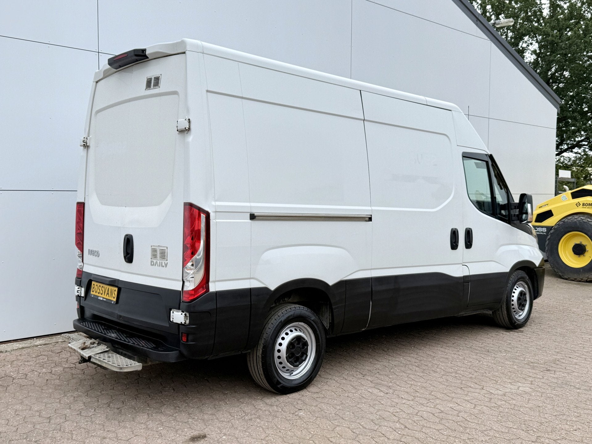 Iveco Daily 35S14 2.3 352 L2H2 Airco Cruise Control 3,5tons, Gebruikt, Zwart, Iveco, Bedrijf