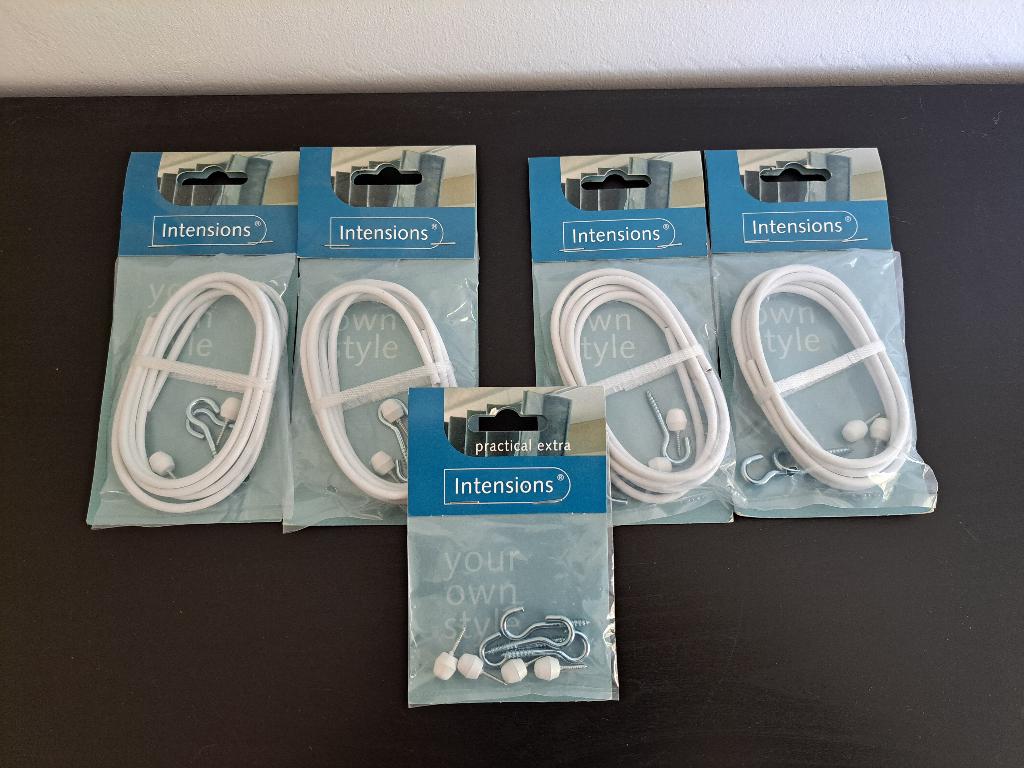 5x INTENSIONS Spiraal met knoppen en haken wit 150 cm NIEUW, Huis en Inrichting, Stoffering | Gordijnen en Lamellen, 100 tot 150 cm