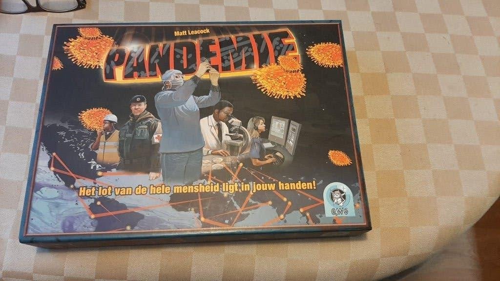 bordspel 1e editie Pandemie van QWG Games, Hobby en Vrije tijd, Een of twee spelers, Ophalen of Verzenden, Nieuw