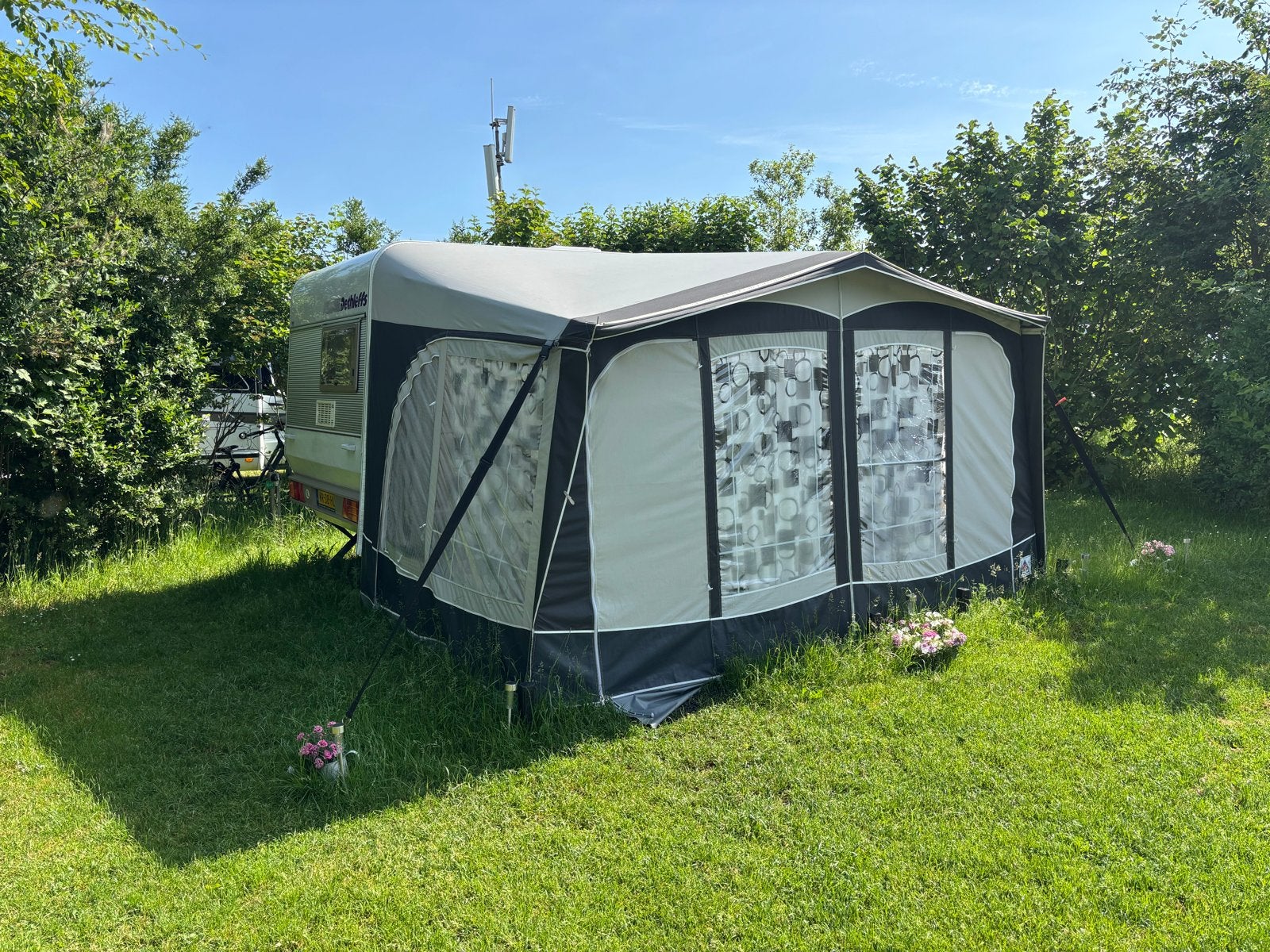 Dethleffs 390 HL | 1997 | 1e eigenaar | BOVAG 2025 |Voortent, Rondzit, Omvormbare zithoek, Tot en met 3, Particulier