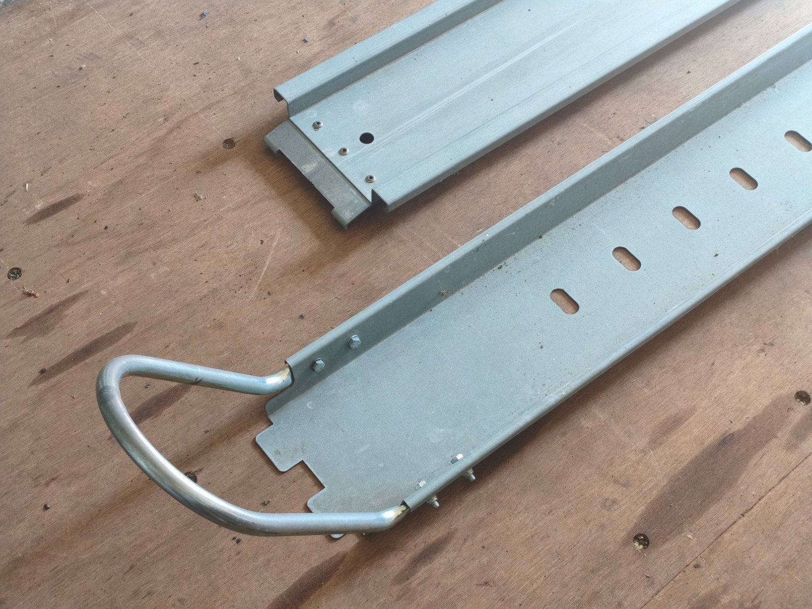Motorgoot + oprijgoot voor motoraanhanger, Ophalen