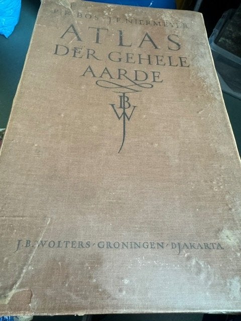 Antieke Atlas der Gehele Aarde - J.B. Wolters, Boeken, Gelezen, Overige atlassen, 1800 tot 2000, Wereld