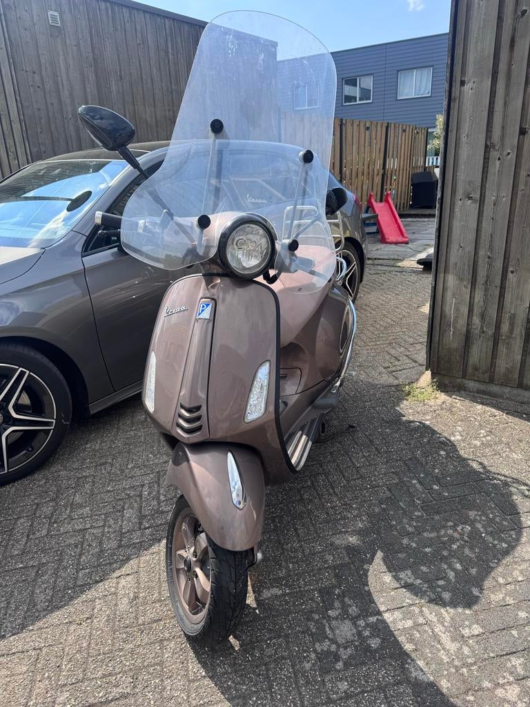 Vespa primavera Accu te vervangen tellerstand niet origineel, Ophalen, Zo goed als nieuw, Benzine, Vespa LX