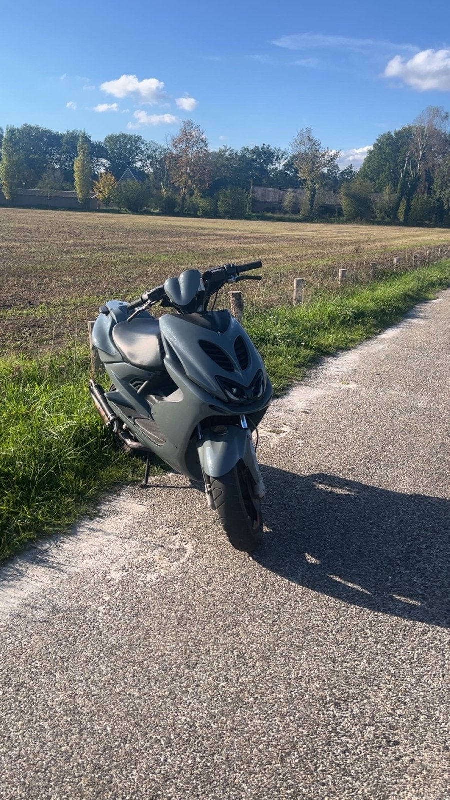 Yamaha aerox, Fietsen en Brommers, Ophalen, Zo goed als nieuw, Benzine, Aerox