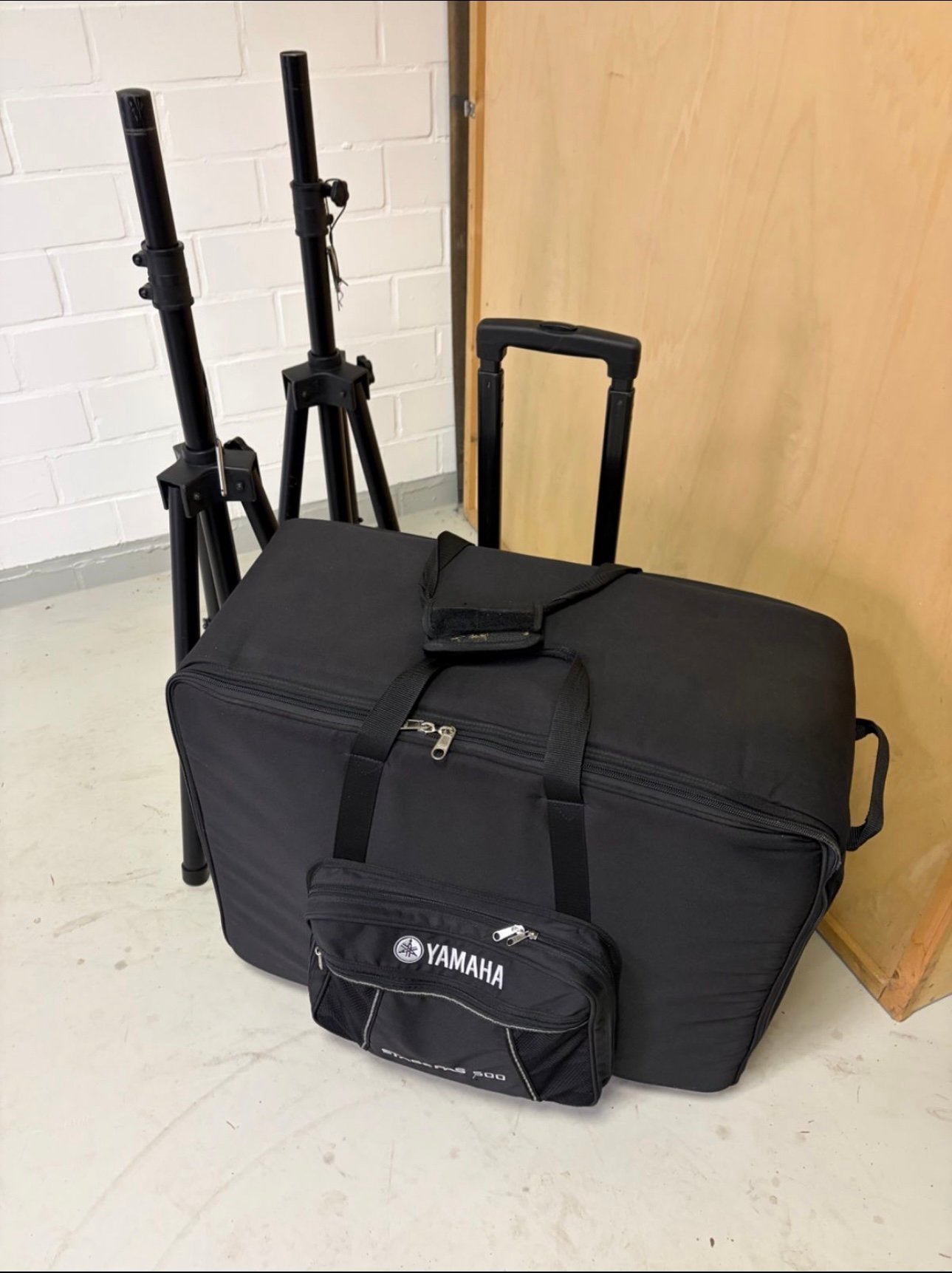 Yamaha Stagepas 500 & Shure SM58, Ophalen, Zo goed als nieuw, 30 cm of meer, Minder dan 35 cm