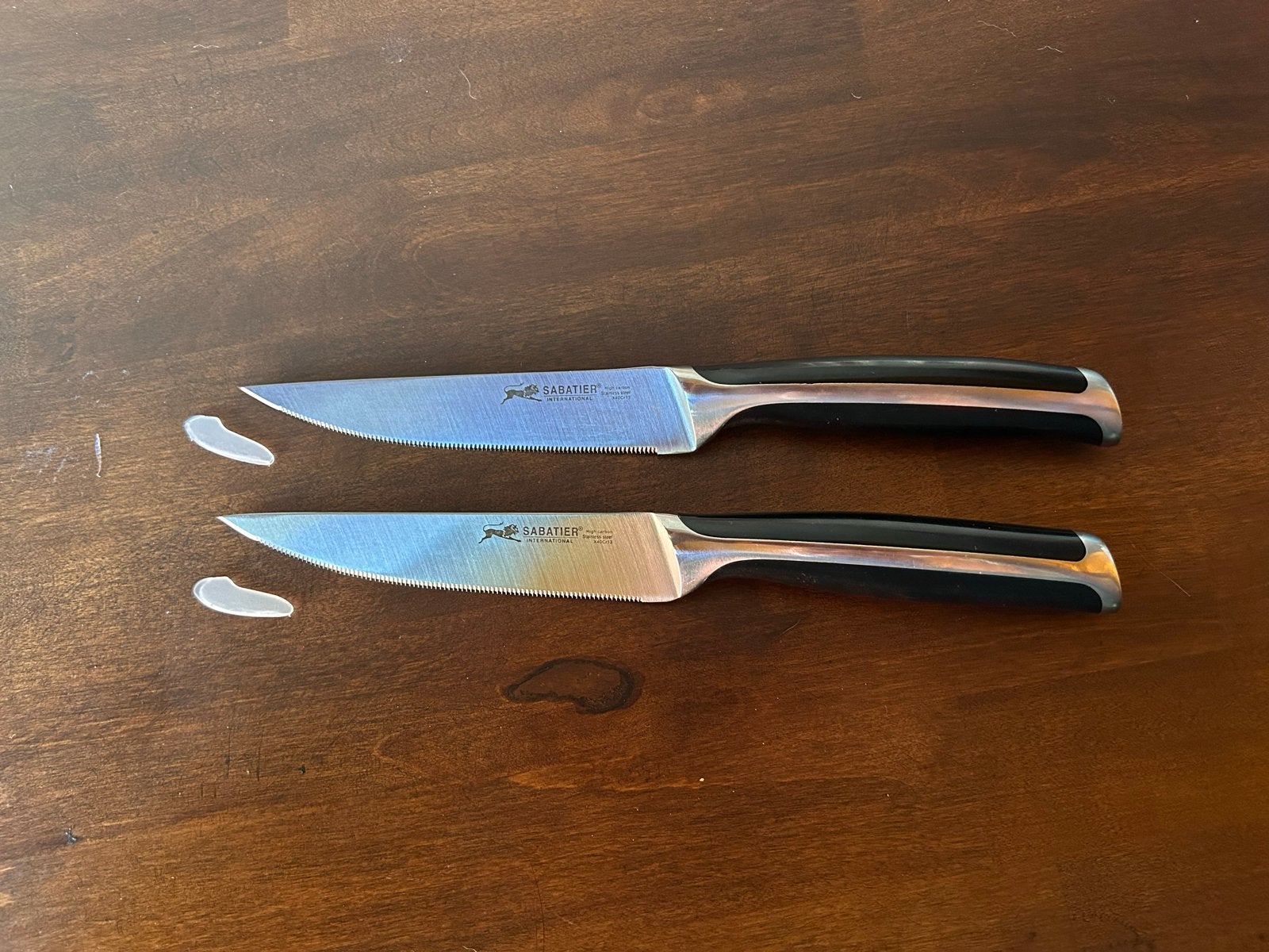 Sabatier International steakmessen - set van 2, Los bestek, Ophalen of Verzenden, Zo goed als nieuw, Rvs of Chroom