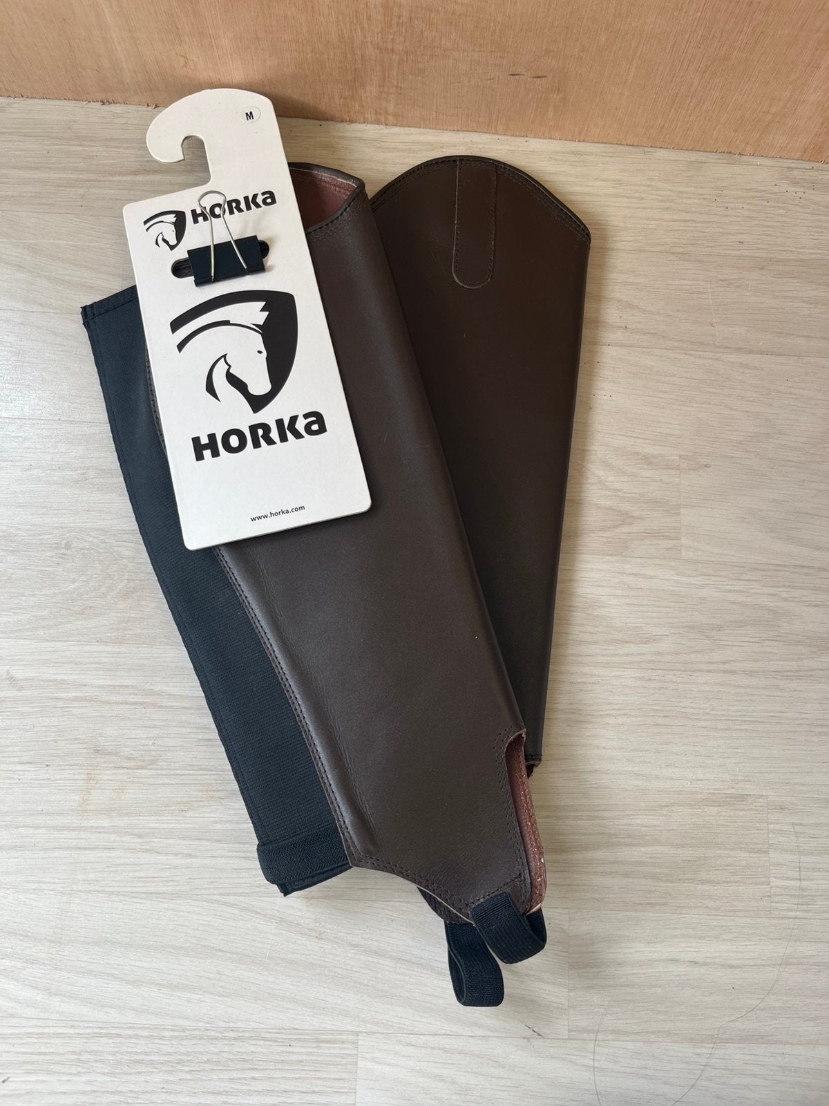 Gloednieuwe Horka chaps 50% korting, Rijden, Inclusief hoes, Nieuw, Ophalen of Verzenden