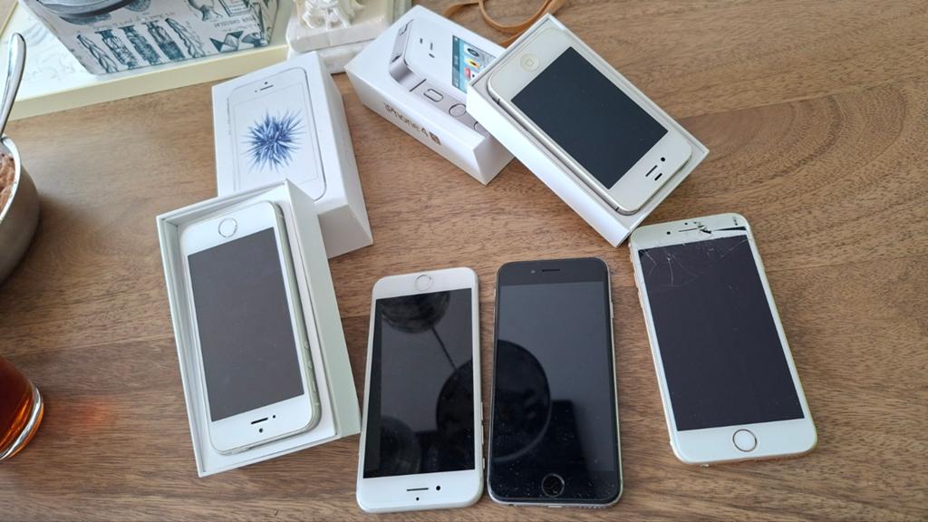 Diverse oude IPhone 's, Telecommunicatie, Mobiele telefoons | Apple iPhone, Ophalen of Verzenden, Zwart