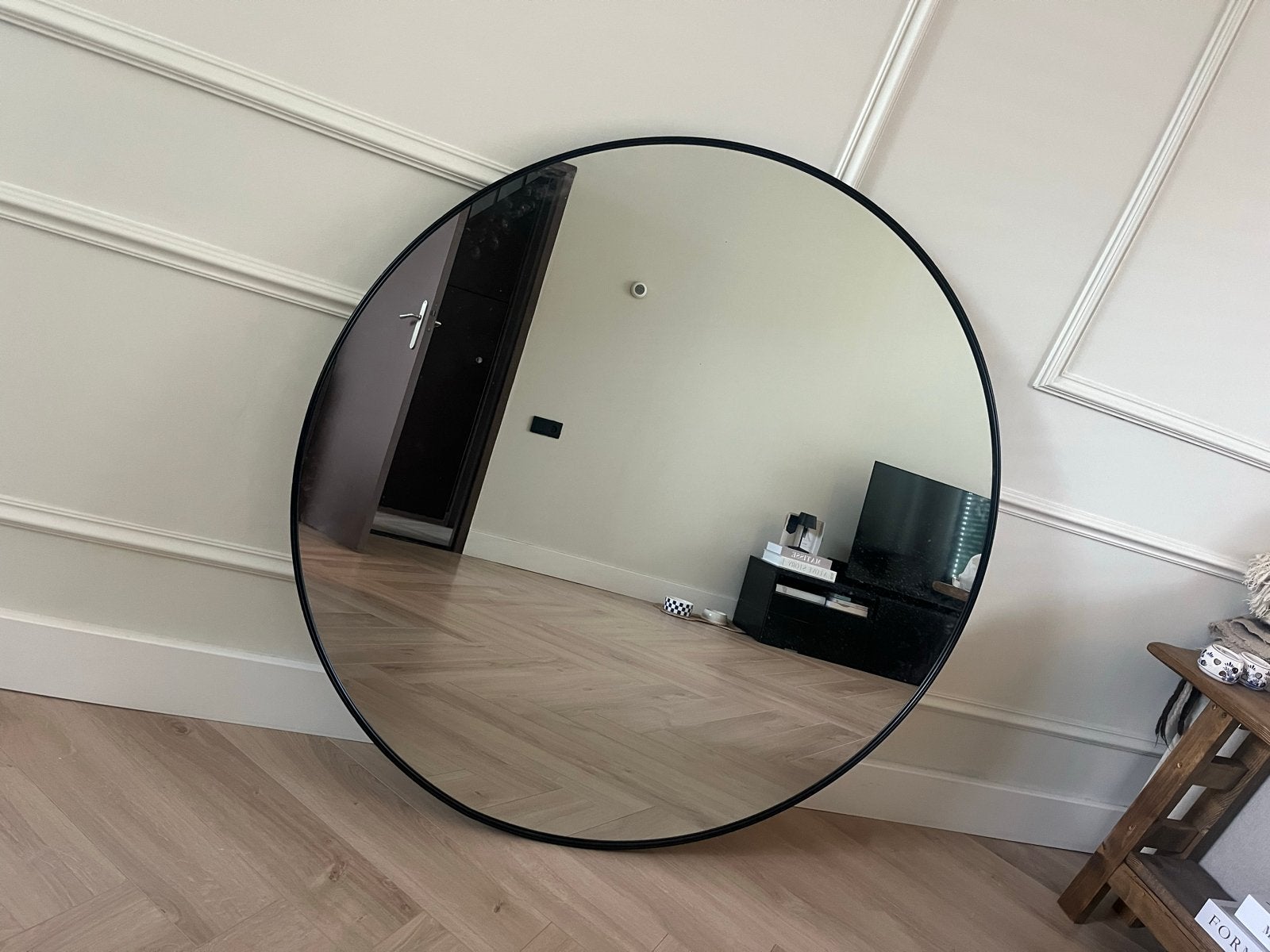 Grote ronde spiegel met zwarte rand 120cm diameter, Huis en Inrichting, Woonaccessoires | Spiegels, Ophalen, 100 tot 150 cm, Rond