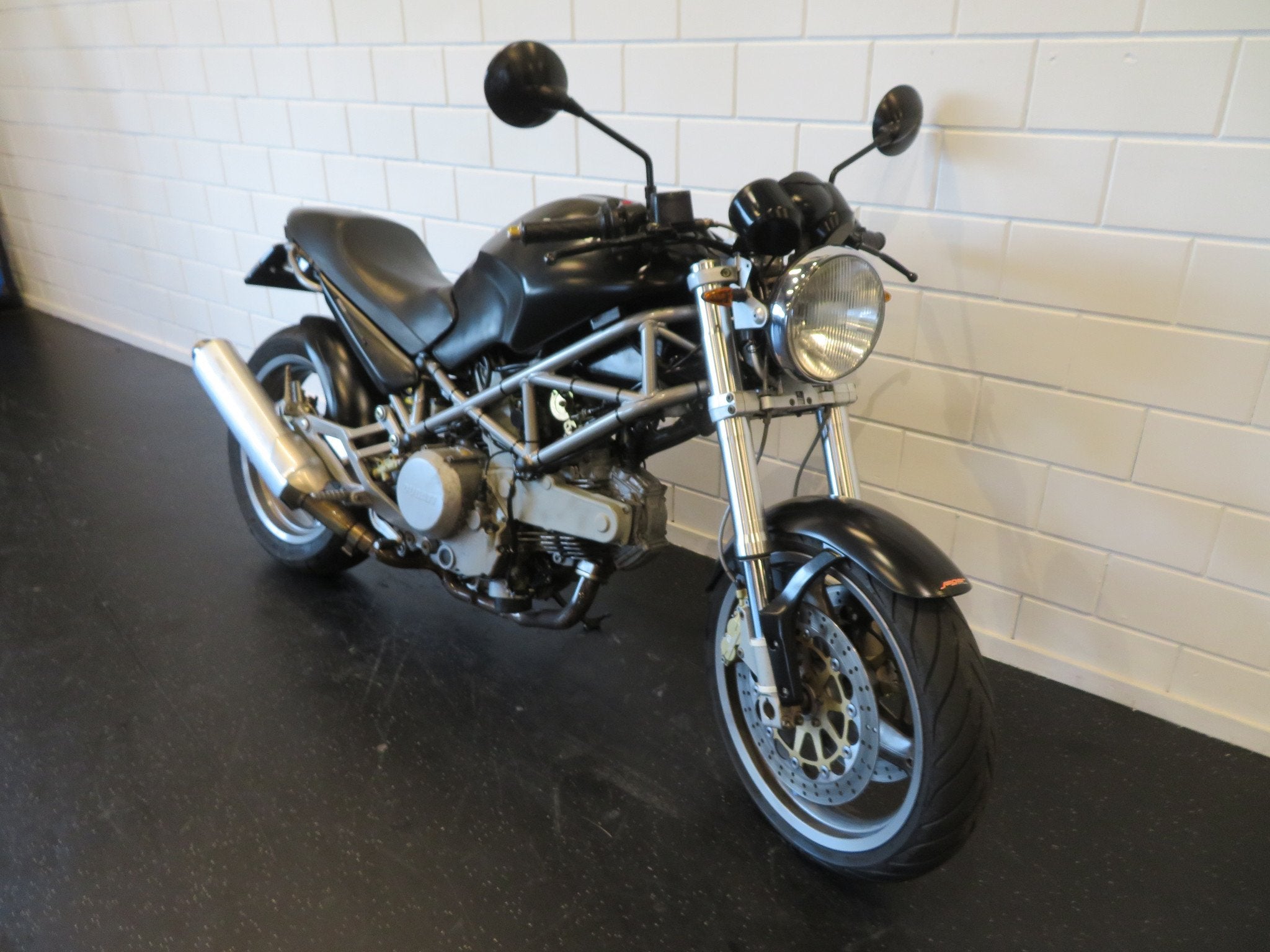 Ducati MONSTER 620 I.E. DARK EDITION! (bj 2002), Bedrijf, Naked bike