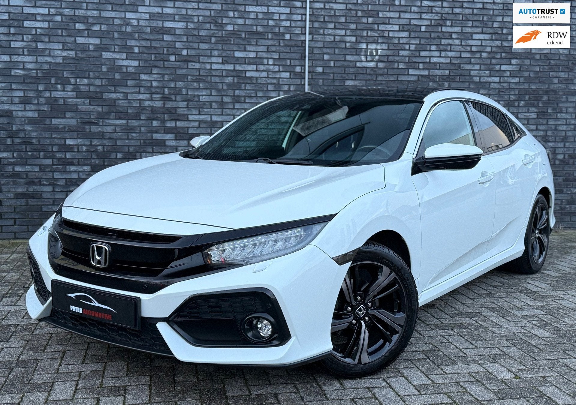 Honda Civic 1.0 i-VTEC Premium Pano|Camera|LKAS|ACC|BLIS|Car, Gebruikt, Bedrijf, 3 cilinders, Onderhoudsboekje