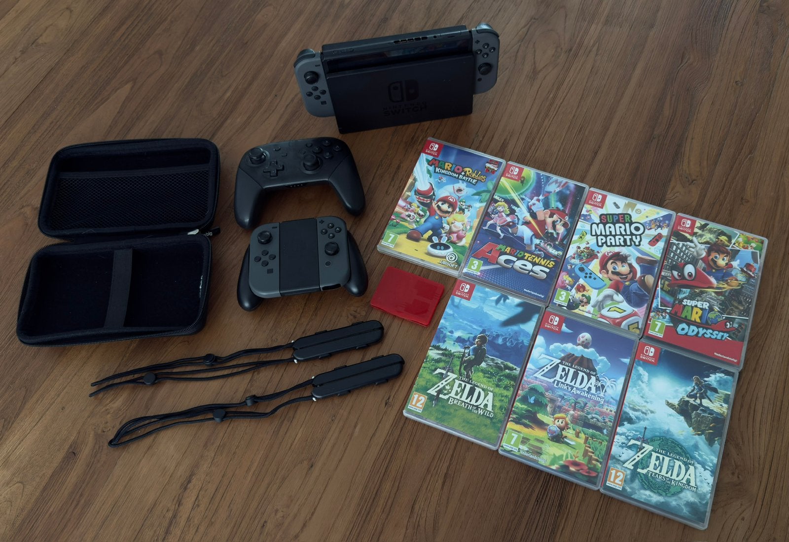 Nintendo Switch, 7 games, 4x joy con, 1x pro controller, Ophalen of Verzenden, Switch Original, Met 3 controllers of meer, Gebruikt