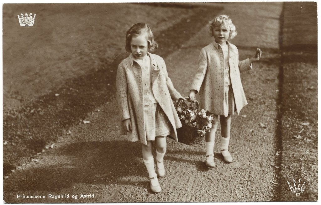 Noorwegen (12) zussen, Verzamelen, Koninklijk Huis en Royalty, Verzenden, Nieuw, Buitenland, Kaart, Foto of Prent
