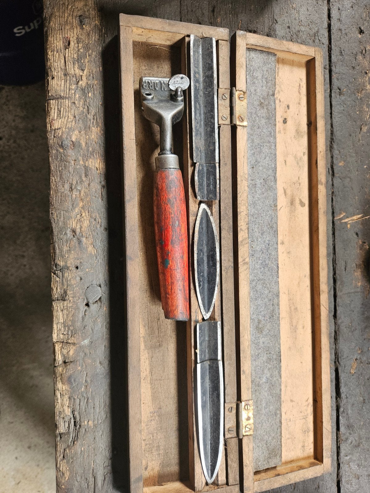 Vintage Houtbewerkingsgereedschap Set in Houten Kist, Antiek en Kunst, Antiek | Gereedschap en Instrumenten, Ophalen of Verzenden