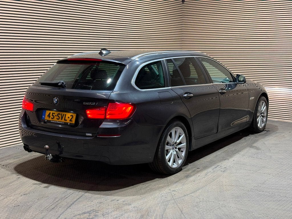 BMW 5-serie Touring 523i High Executive | Pano | Leder | Aut, Auto's, BMW, Euro 5, Achterwielaandrijving, Gebruikt, Zwart
