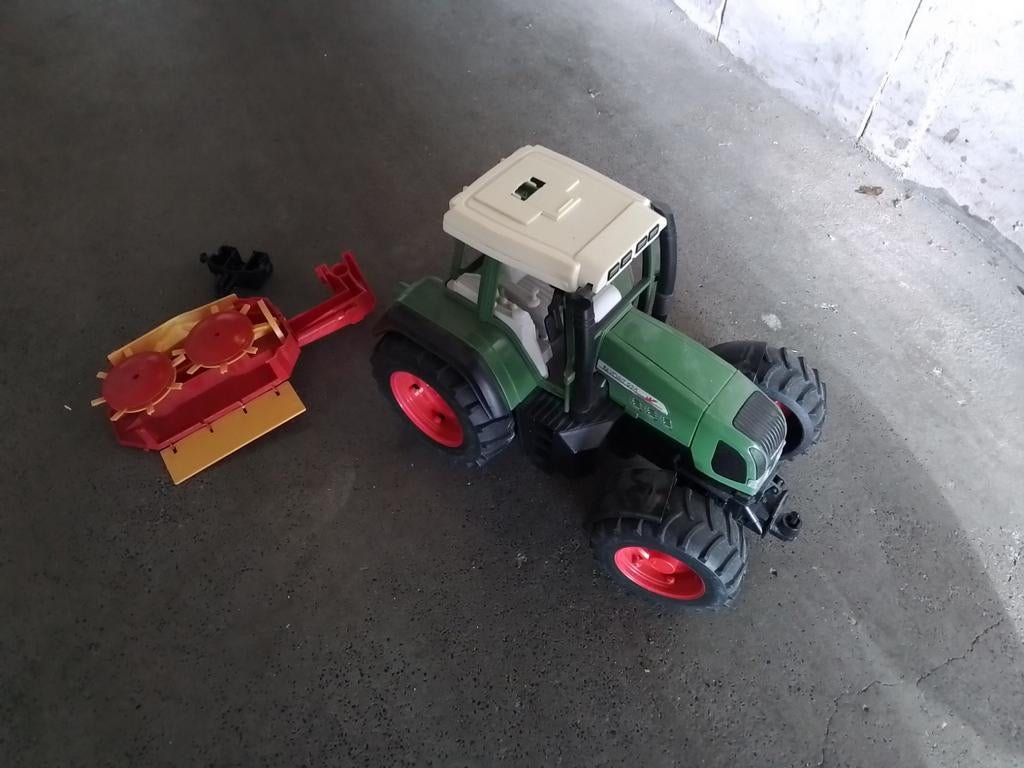 Bruder Tractor met maaimachine., Ophalen of Verzenden