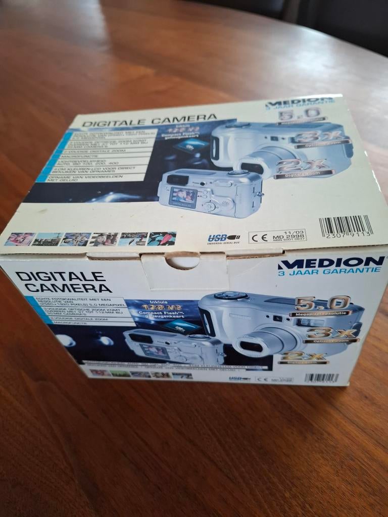 Medion Digitale Camera 5.0 MP in doos met toebehoren, Ophalen, Gebruikt, Compact, Overige Merken