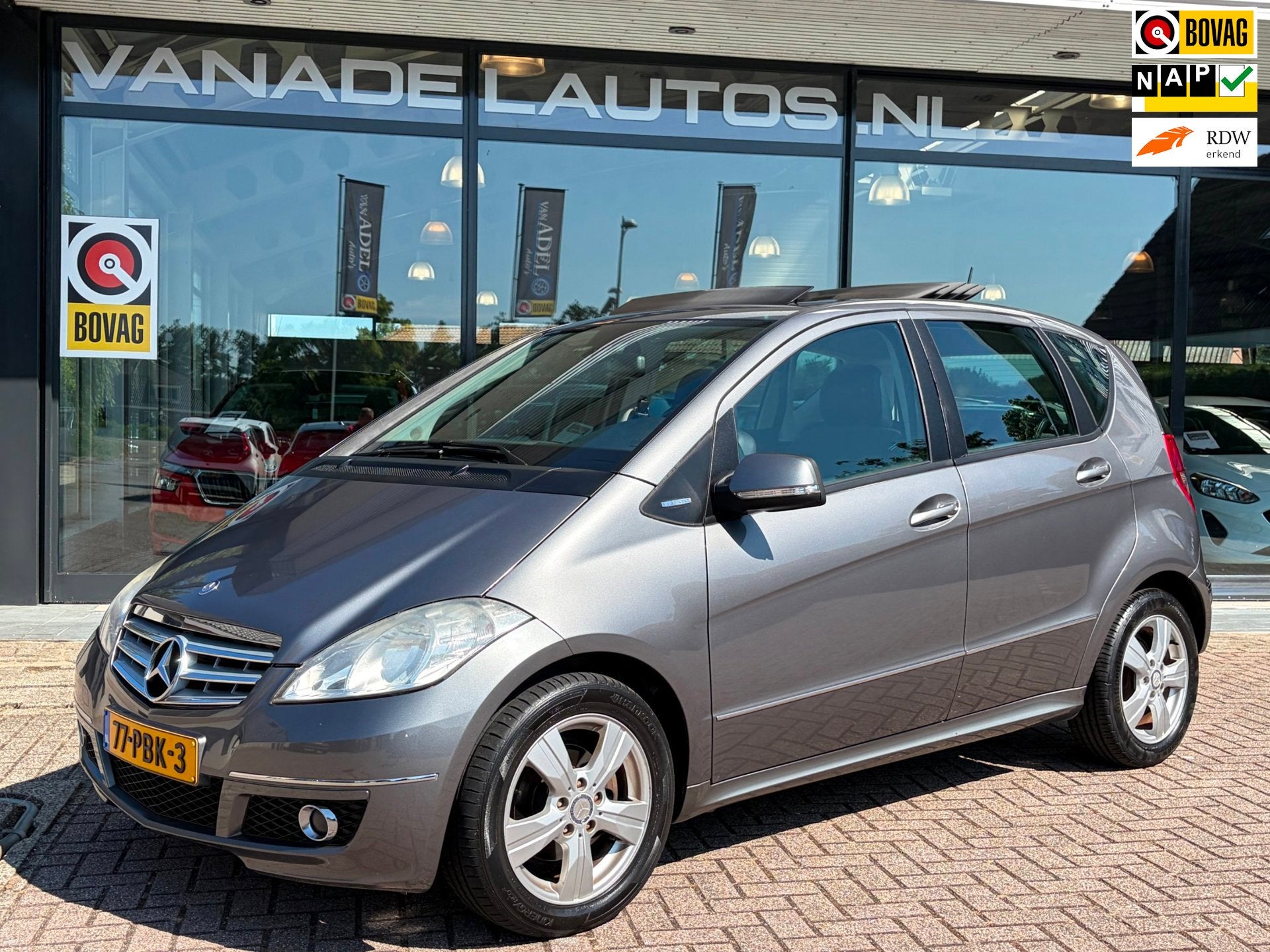 Mercedes-Benz A-klasse 160 Business Avantgarde Panorama Airc, Voorwielaandrijving, Euro 5, Zwart, Leder en Stof