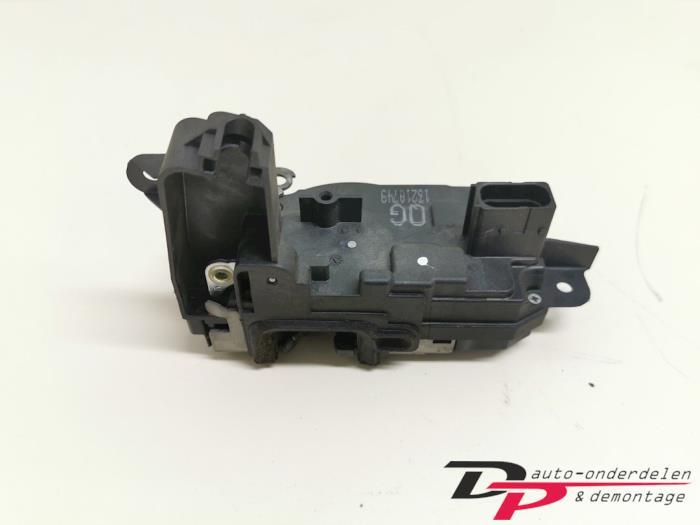 Deurslot Mechaniek 4Deurs rechts-voor van een Opel Astra, Gebruikt, -, -, Opel