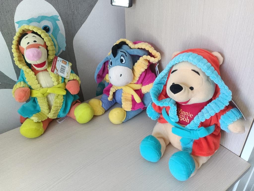 Winnie de Poeh, Teigetje en Iejoor knuffels in badjas, Disney, Disney, Geel, Beer