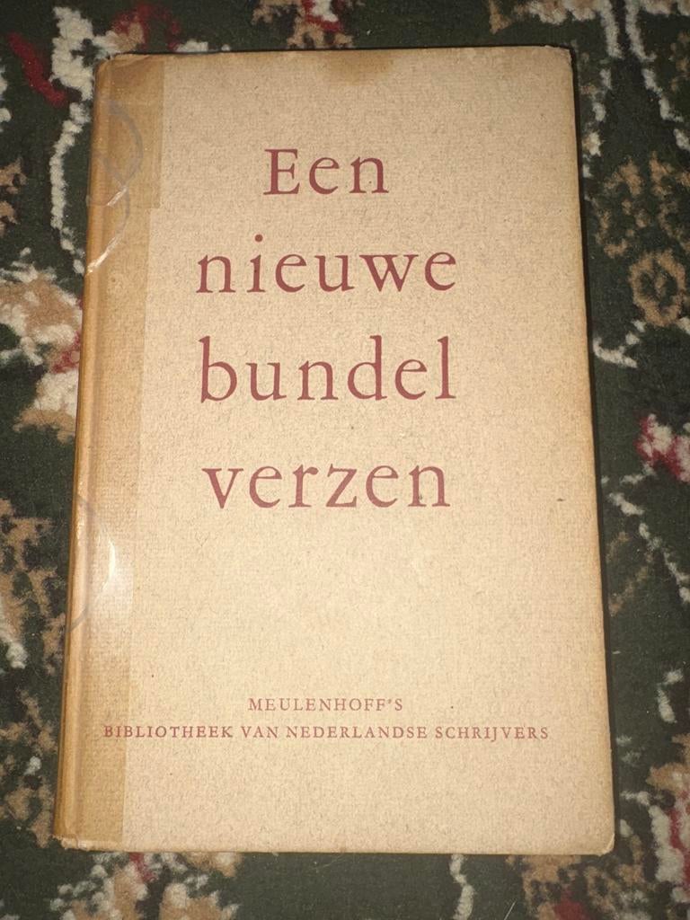 Een nieuwe bundel verzen - Meulenhoff's Bibliotheek, Boeken, Ophalen of Verzenden, Gelezen, Meerdere auteurs