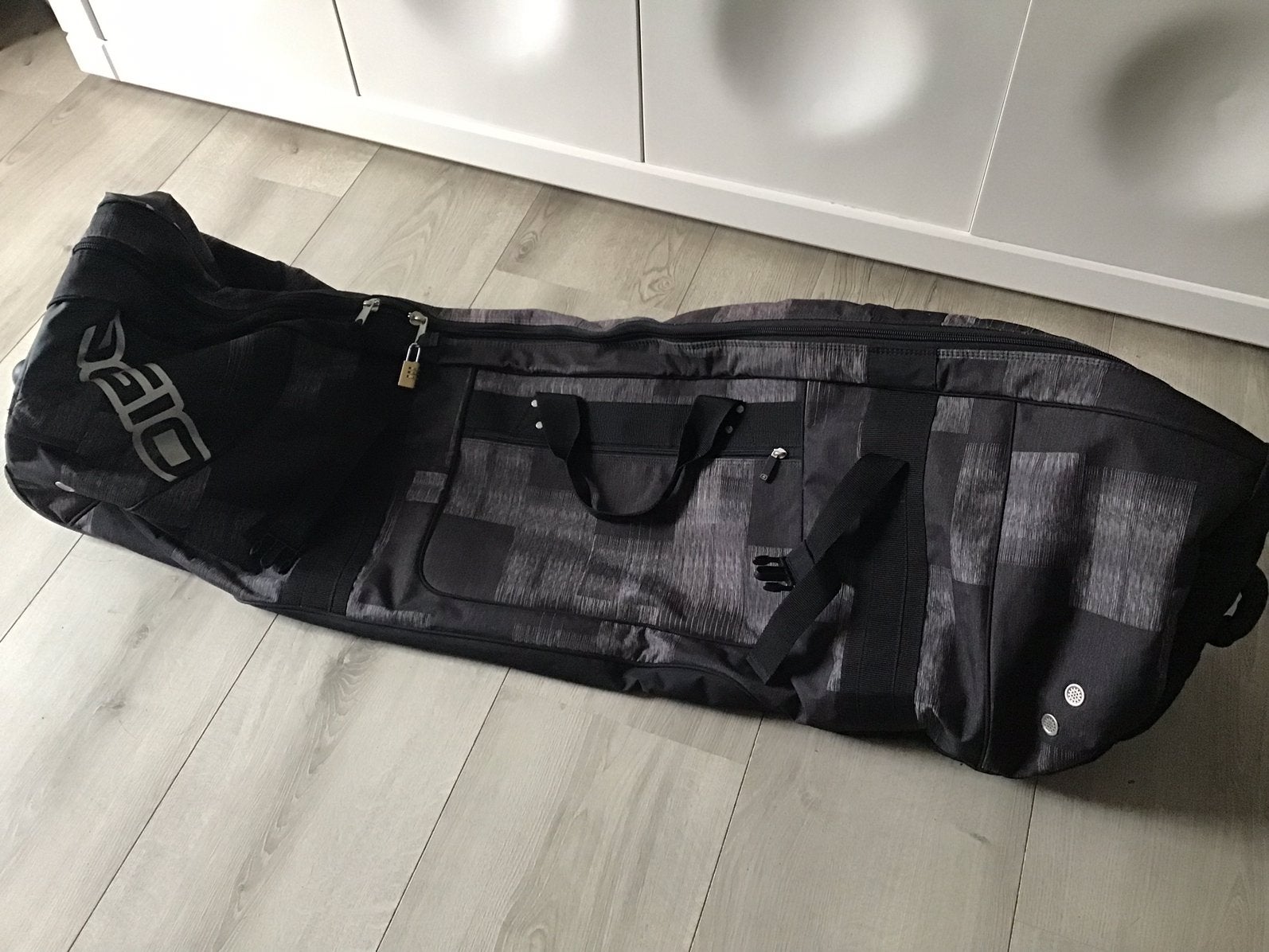 Mooie OGIO golftas reistas travelbag met slotje en op wielen, Sport en Fitness, Golf, Overige merken, Gebruikt, Mooie OGIO golftas reistas travelbag met slotje en op wielen