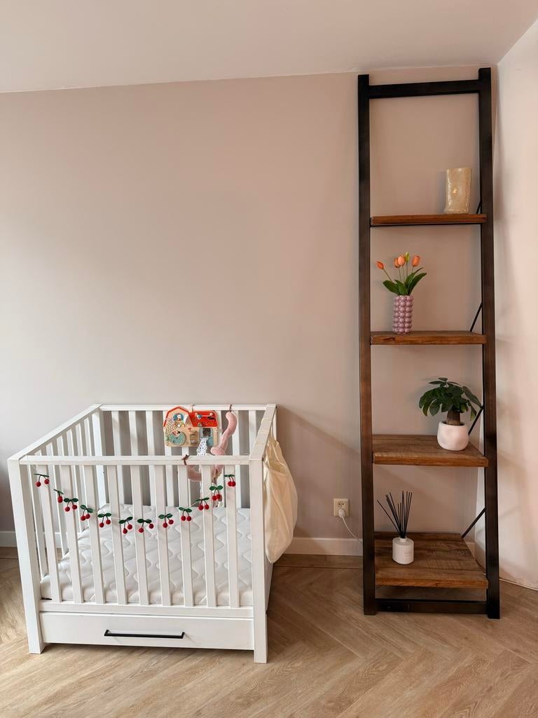Trendhopper Boekenrek Ohio met metalen frame zwart, Ophalen, 50 tot 100 cm, Zo goed als nieuw, Minder dan 100 cm